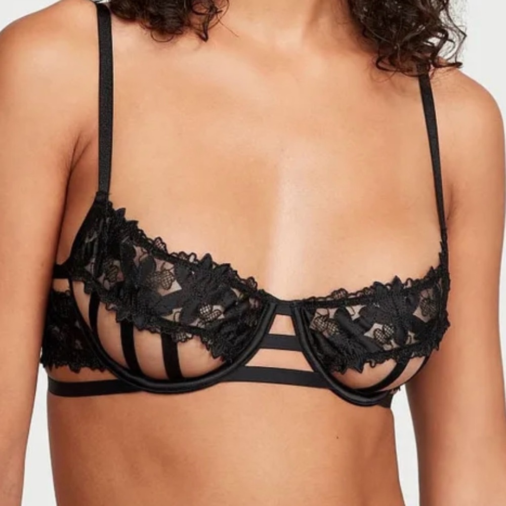 VICTORIA’S SECRET Satin Ziggy Glam Floral Embroidery Strappy Open-Cup Size 34DD